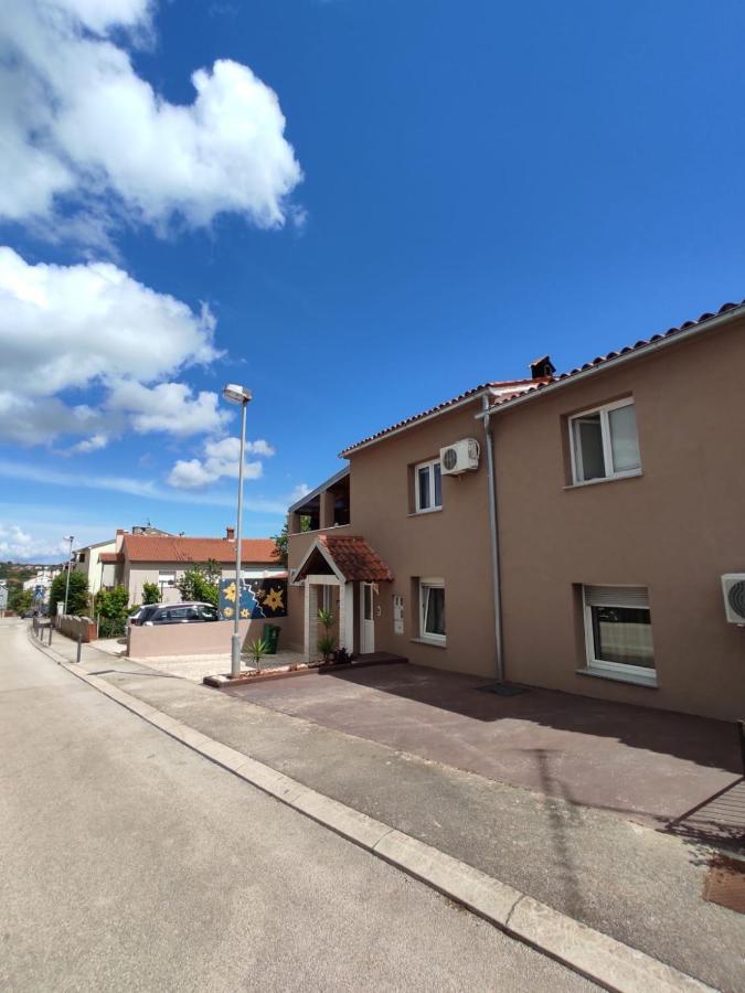 Apartmani Amans プーラ エクステリア 写真