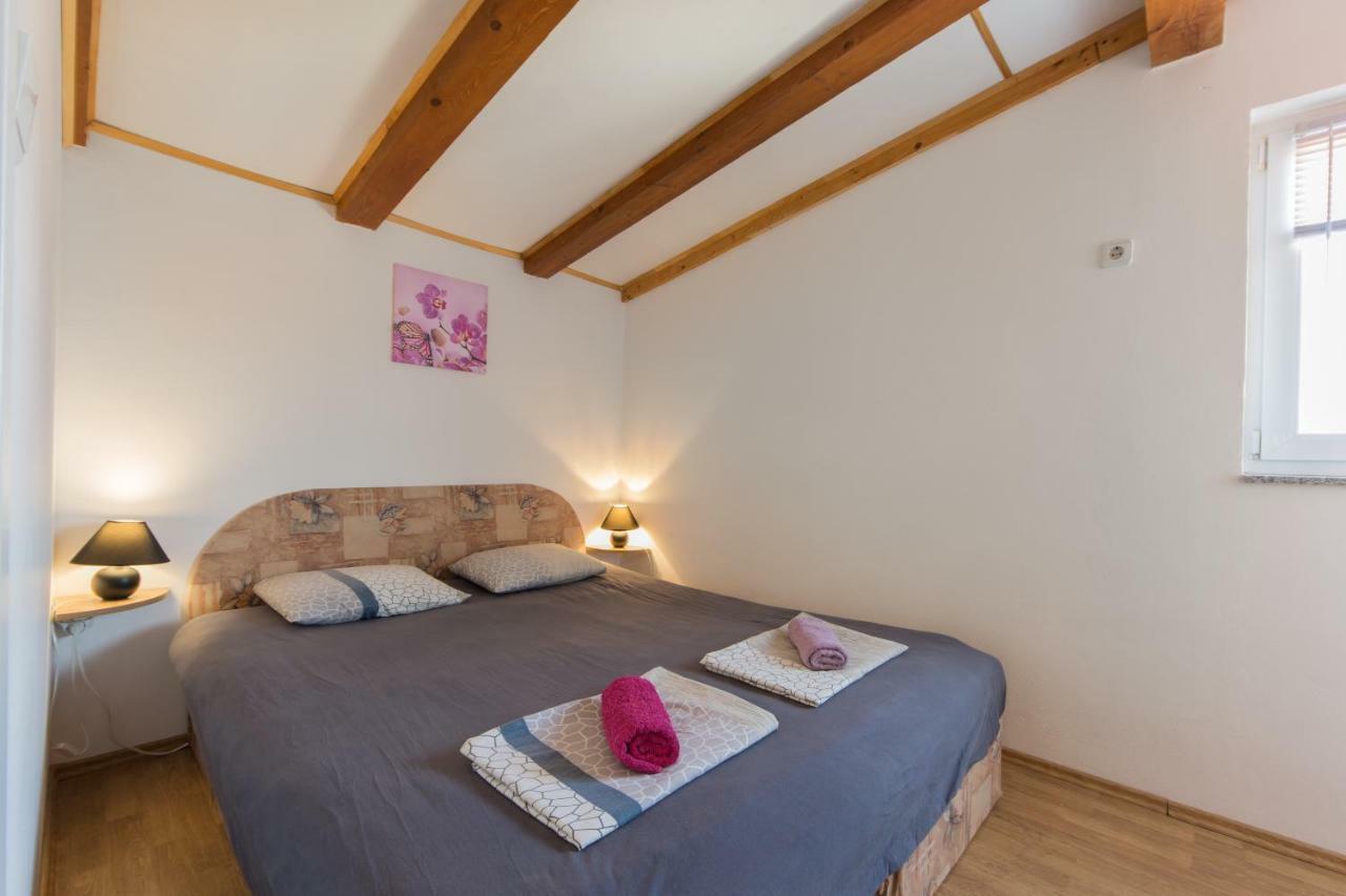 Apartmani Amans プーラ エクステリア 写真