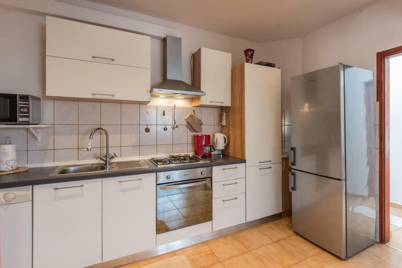 Apartmani Amans プーラ エクステリア 写真