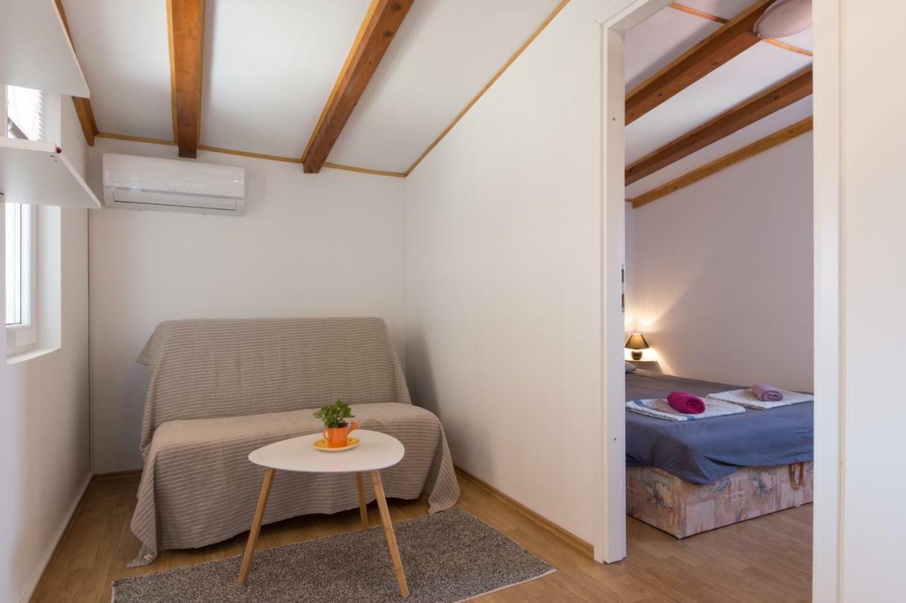 Apartmani Amans プーラ エクステリア 写真