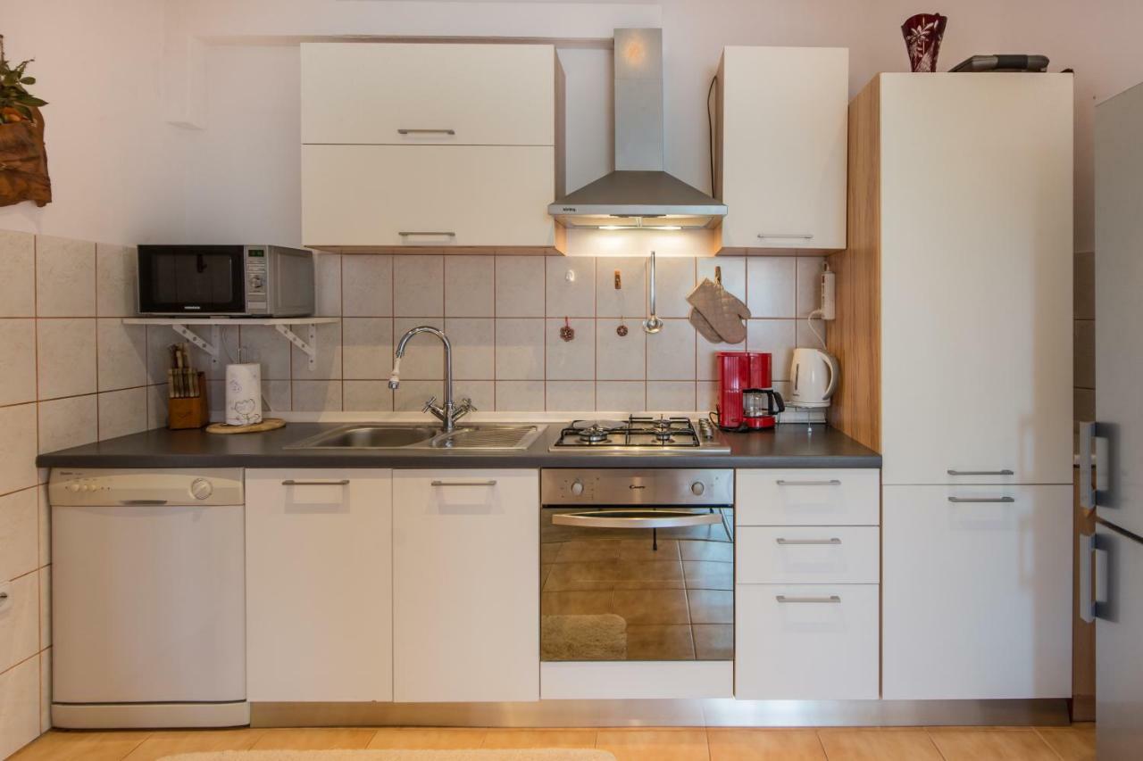 Apartmani Amans プーラ エクステリア 写真